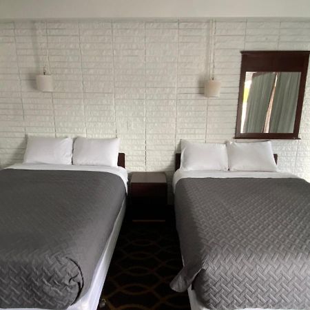 Sonrise Inn Breezewood Exterior photo