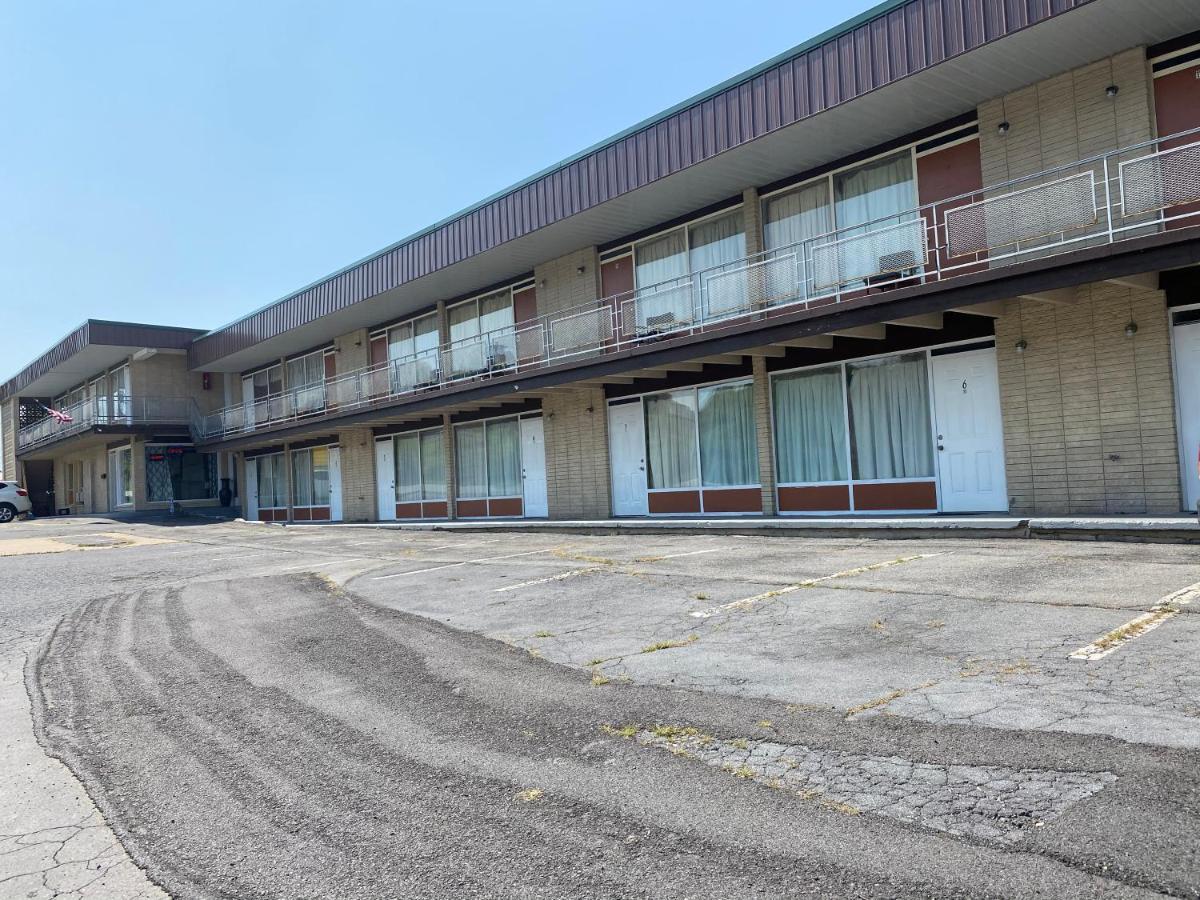 Sonrise Inn Breezewood Exterior photo