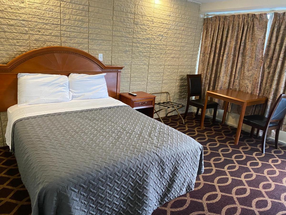 Sonrise Inn Breezewood Exterior photo